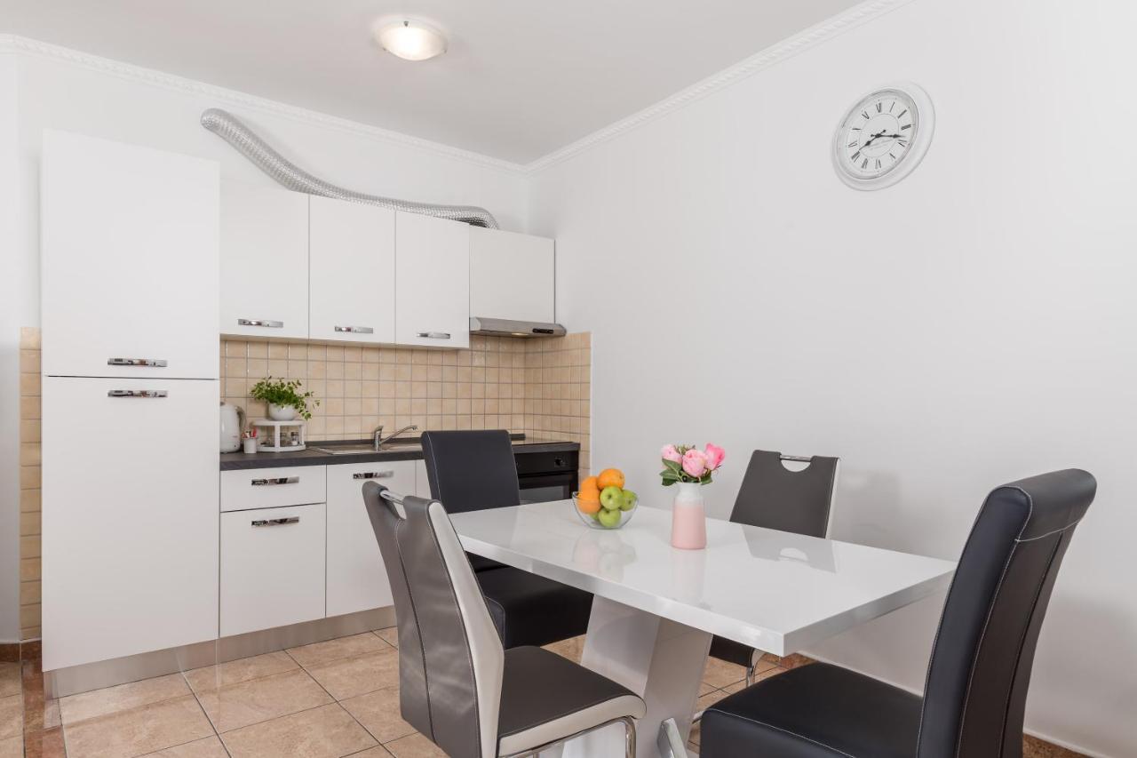 Summer Breeze Apartment With A Pool Opatija Zewnętrze zdjęcie